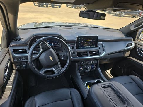 Used 2022 Chevrolet Tahoe LT w/ Luxury Package RWD image 9