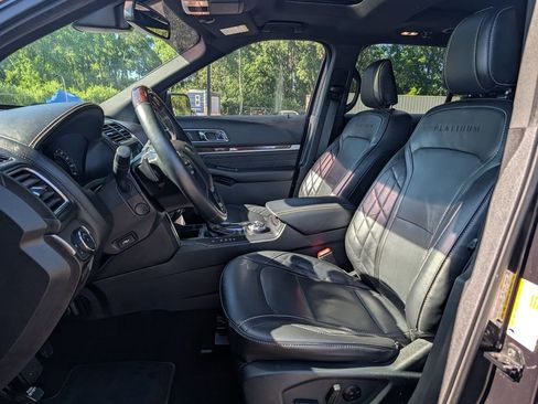 Used 2019 Ford Explorer Platinum AWD/4WD image 10