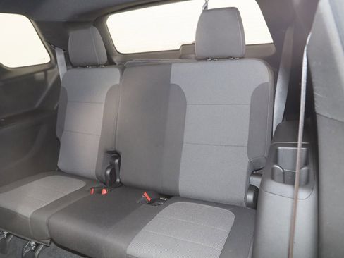Used 2023 Chevrolet Traverse LT image 48