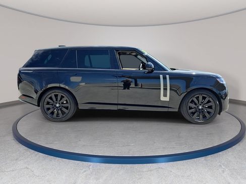 Used 2025 Land Rover Range Rover Long Wheelbase SE AWD/4WD image 4