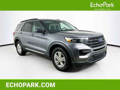 Used 2021 Ford Explorer XLT image 1