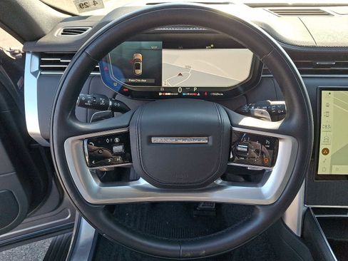 Used 2024 Land Rover Range Rover Long Wheelbase SE image 20