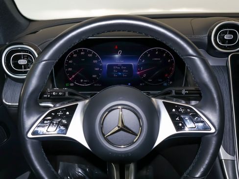 Used 2023 Mercedes-Benz GLC 300 4MATIC image 32