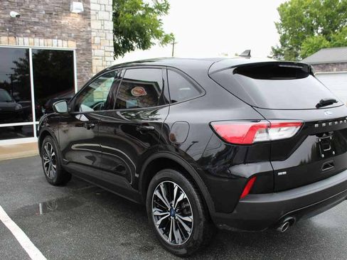 Used 2021 Ford Escape SE w/ SE Sport Appearance Package AWD/4WD image 10