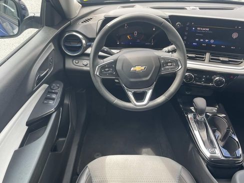 Used 2024 Chevrolet Trax LT w/ Driver Confidence Package FWD image 13
