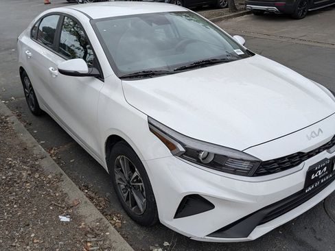 Used 2023 Kia Forte LXS w/ LXS Technology Package image 6