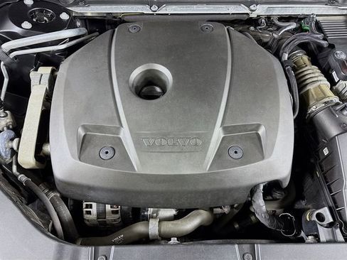 Used 2019 Volvo XC60 T6 R-Design image 32