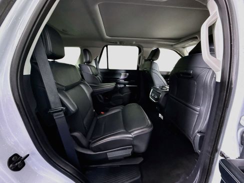 Used 2025 Ford Expedition Platinum AWD/4WD image 27