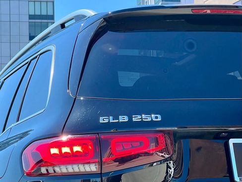 Certified 2023 Mercedes-Benz GLB 250 4MATIC image 10