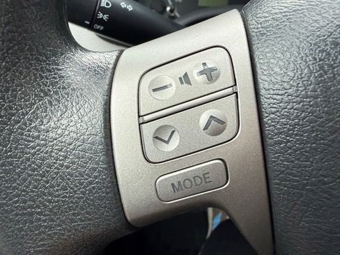 Used 2013 Toyota Corolla LE FWD image 19