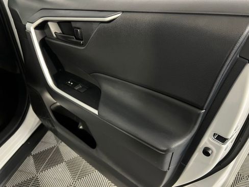 Used 2024 Toyota RAV4 LE image 31