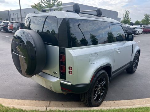 Certified 2022 Land Rover Defender 90 S AWD/4WD image 7