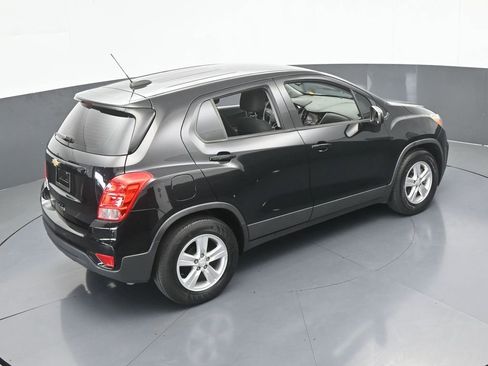 Used 2020 Chevrolet Trax LS image 39