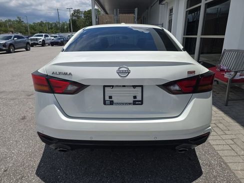 Used 2024 Nissan Altima 2.5 SR w/ SR Premium Package FWD image 7