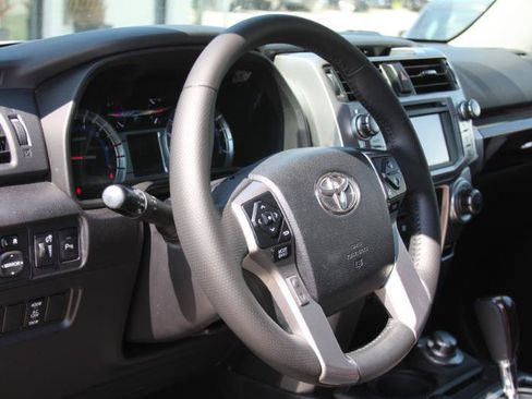 Used 2016 Toyota 4Runner Limited AWD/4WD image 23