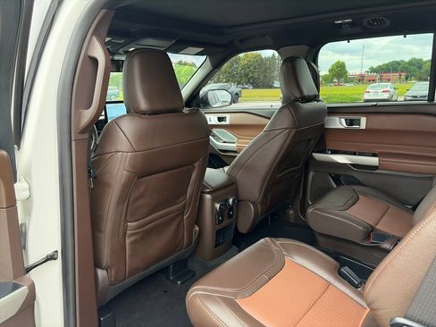 Used 2021 Ford Explorer King Ranch w/ Premium Technology Package AWD/4WD image 33