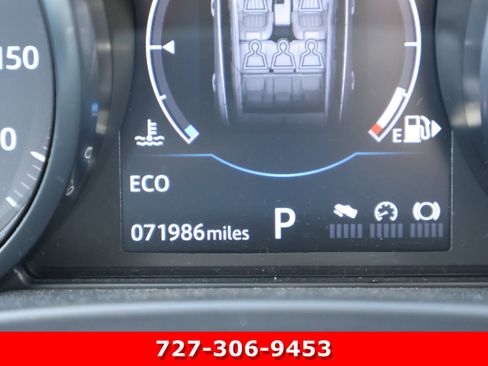 Used 2018 Jaguar F-PACE R-Sport image 26