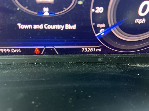 Used 2022 Volkswagen Atlas Cross Sport SEL R-Line AWD/4WD image 19