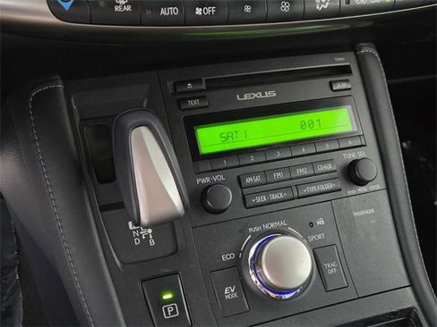 Used 2015 Lexus CT 200h image 35