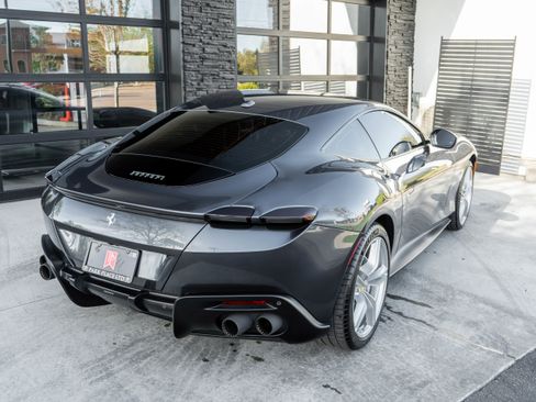 Used 2021 Ferrari Roma RWD image 12
