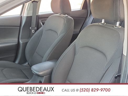 Used 2018 Hyundai Elantra GT FWD image 11