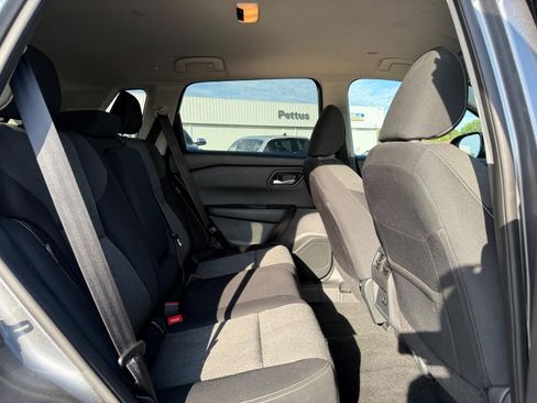 Used 2024 Nissan Rogue SV FWD image 10
