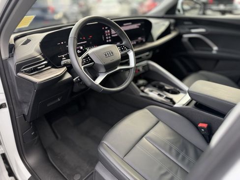 Certified 2025 Audi Q5 2.0T Premium Plus w/ Premium Plus image 14