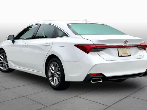 Used 2019 Toyota Avalon XLE w/ Moonroof Package FWD image 12