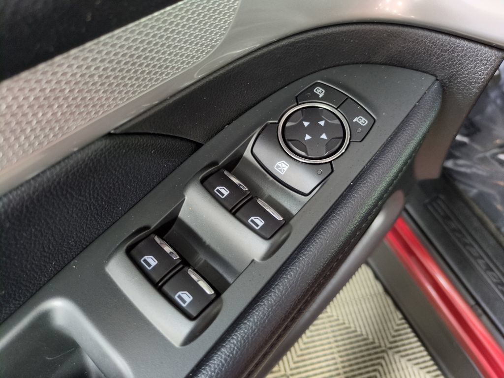 Used 2017 Ford Explorer XLT w/ Equipment Group 201A FWD image 13