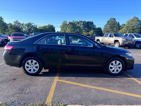 Used 2010 Toyota Camry FWD image 5