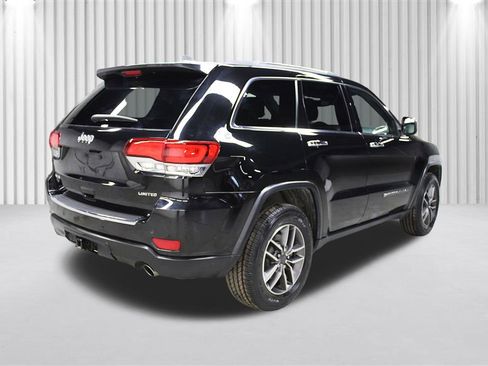 Used 2022 Jeep Grand Cherokee Limited w/ Trailer Tow Group IV image 3