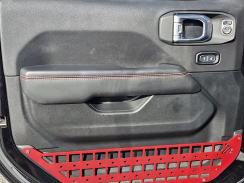 Used 2020 Jeep Gladiator Rubicon w/ Cold Weather Group image 15