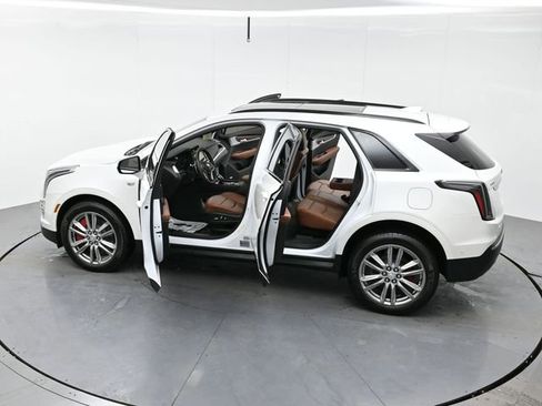 Used 2025 Cadillac XT5 Sportv w/ Technology Package image 45