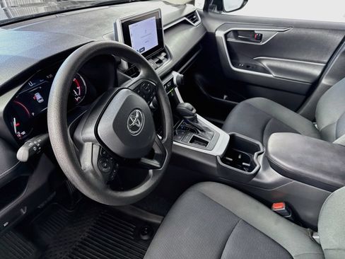 Certified 2025 Toyota RAV4 LE FWD image 5