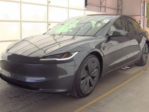 Used 2025 Tesla Model 3 Long Range image 4