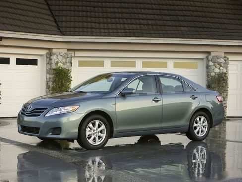 Used 2011 Toyota Camry LE w/ LE Extra-Value Pkg image 1
