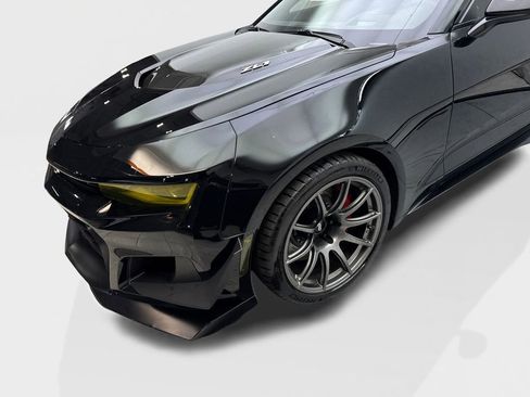 Used 2018 Chevrolet Camaro ZL1 RWD image 18