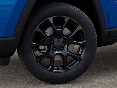 New 2026 Jeep Compass Latitude image 9