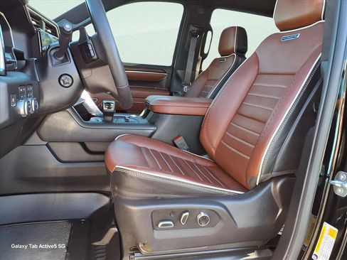 Used 2023 GMC Sierra 1500 Denali Ultimate AWD/4WD image 8