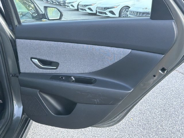 Certified 2024 Hyundai Elantra Limited FWD image 19