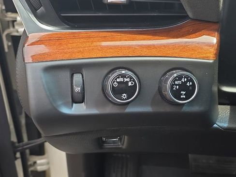 Used 2015 Cadillac Escalade Premium AWD/4WD image 25