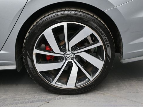 Used 2019 Volkswagen Jetta GLI image 10