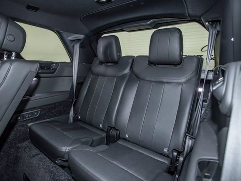 Used 2024 Land Rover Range Rover Long Wheelbase SE AWD/4WD image 16