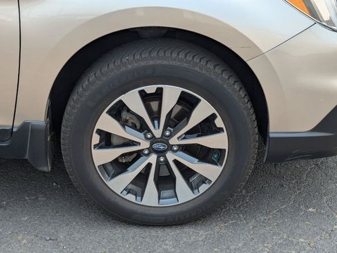 Used 2016 Subaru Outback 2.5i Limited AWD/4WD image 8