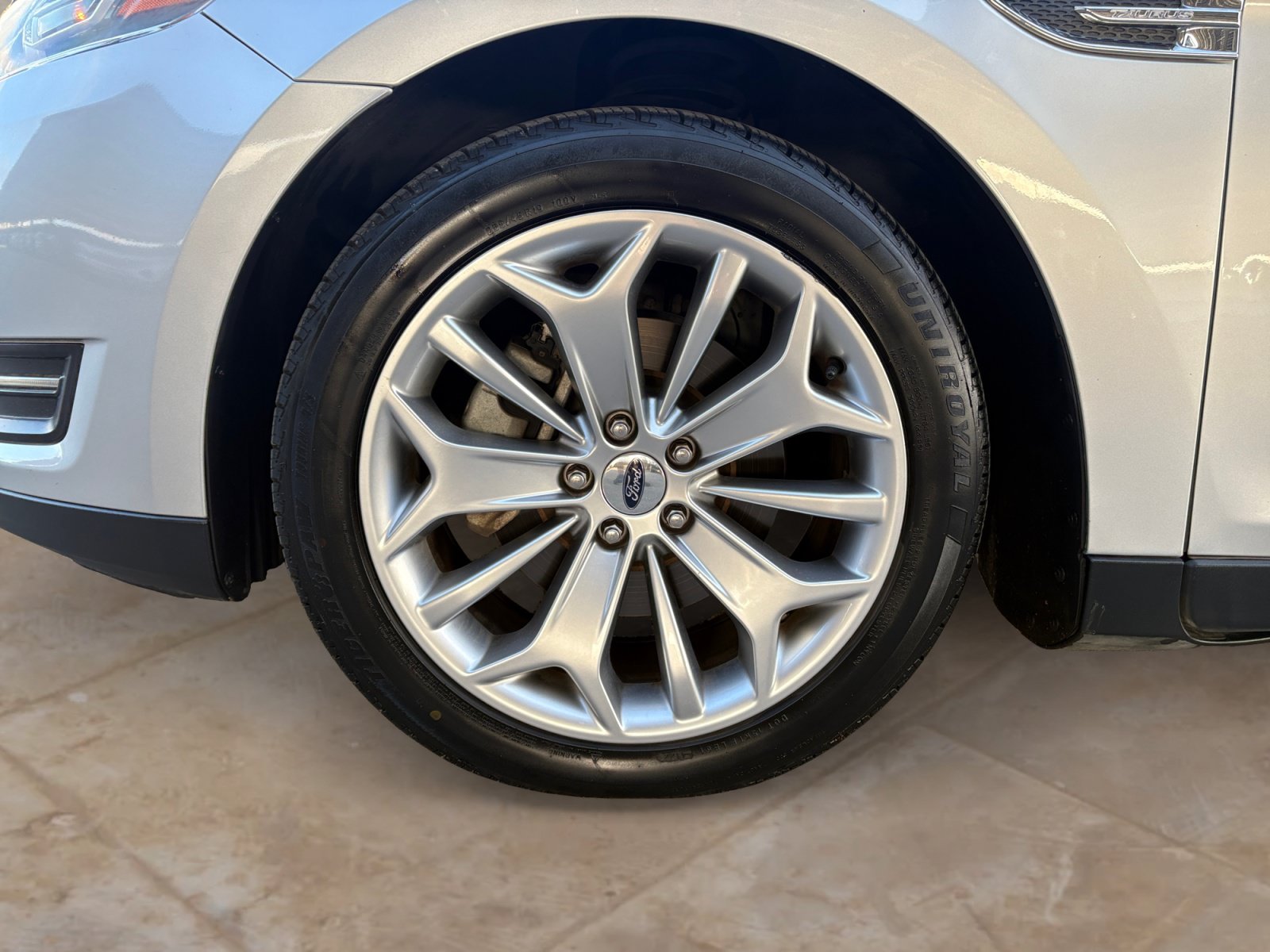 Used 2018 Ford Taurus Limited FWD image 26
