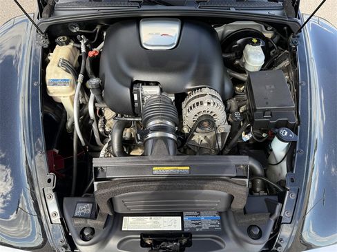 Used 2005 Chevrolet SSR w/ Preferred Equipment Group image 9