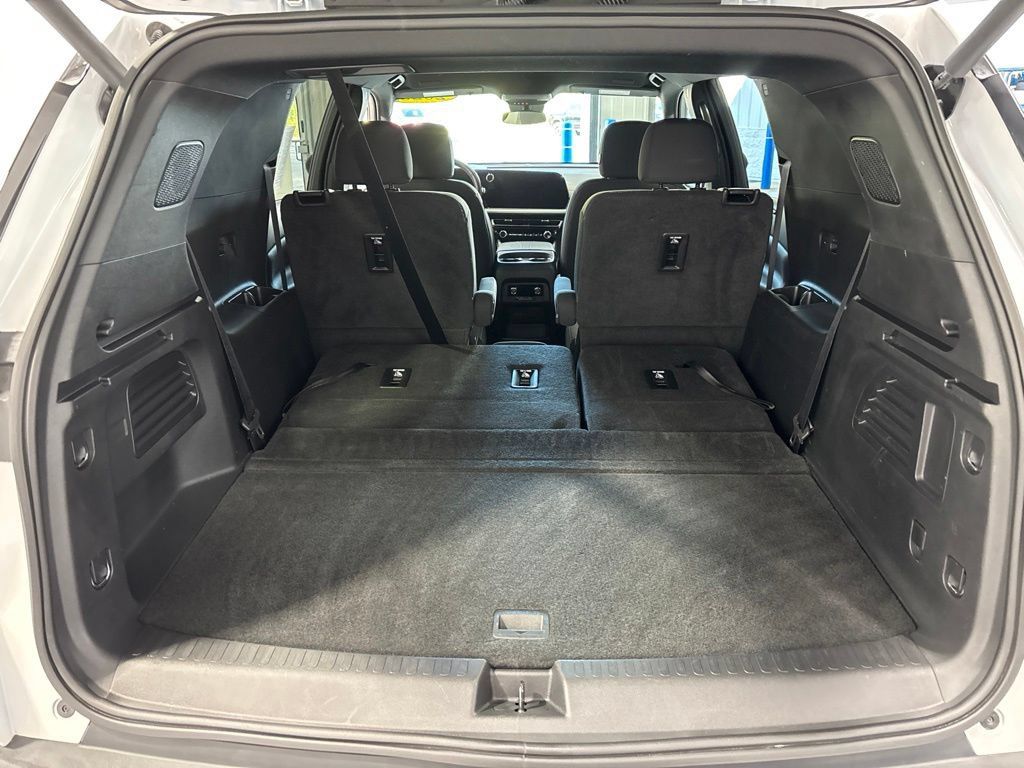 Used 2026 Chevrolet Traverse LT FWD image 52