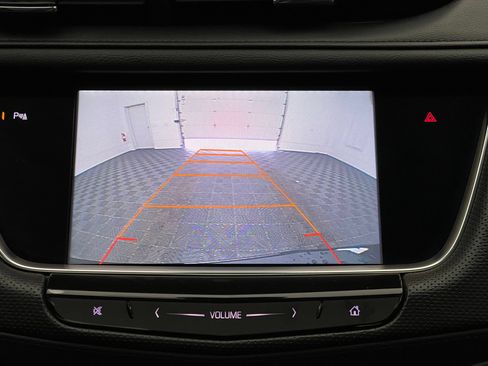 Used 2017 Cadillac XT5 Luxury w/ Driver Awareness Package AWD/4WD image 4