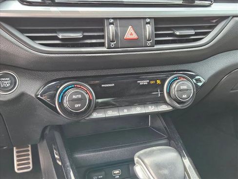 Used 2024 Kia Forte GT-Line image 12