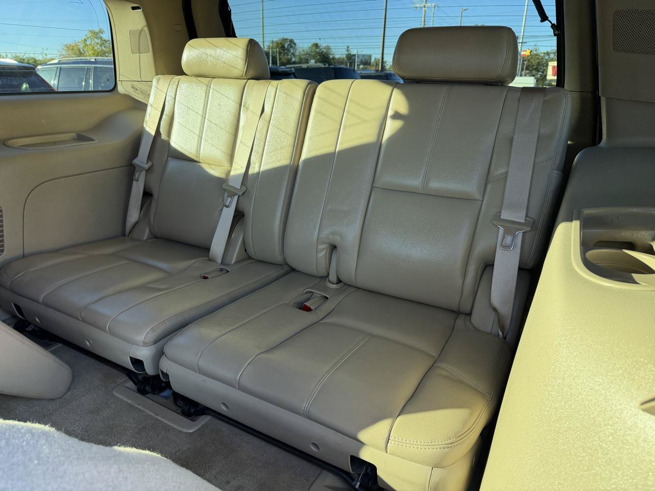 Used 2008 GMC Yukon SLT w/ SLT Preferred Equipment Group AWD/4WD image 13